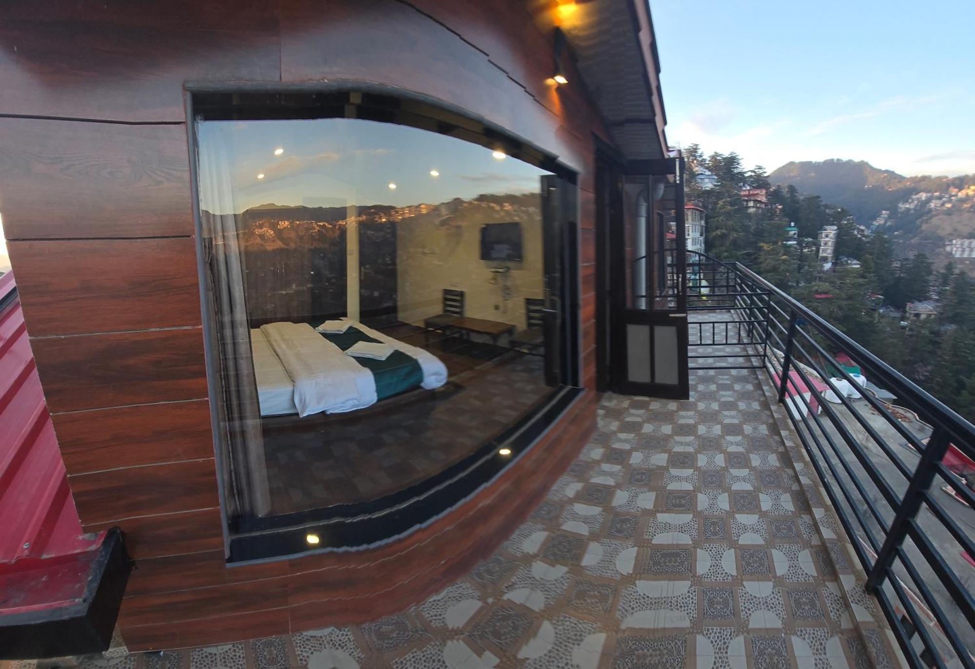 Bed and Breakfast Ambrosia Grand Šimla Pokoj fotografie